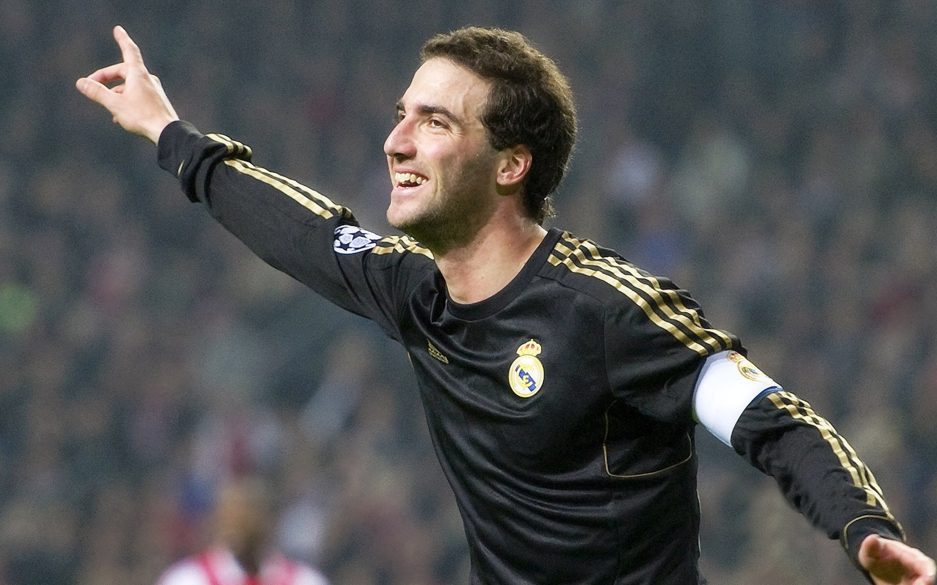 九游网页版官网-“逆境翻盘：球队如何在落后中找到逆转的秘诀”，1-3落后逆转的球队